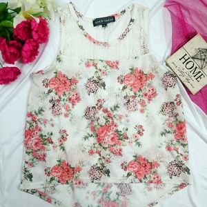 Almost famous woman's sleeveless shirt. Size L